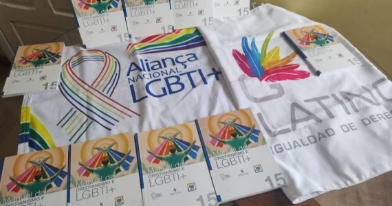 Ativistas lançarão manual para desacreditar trechos bíblicos contrários à prática LGBT