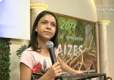 "Não prego para teólogo, mas para adolescente", diz Vitória Souza