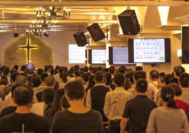 Famílias cristãs de igreja odiada pelo governo da China são despejadas à força