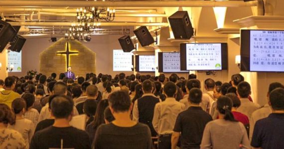 Famílias cristãs de igreja odiada pelo governo da China são despejadas à força