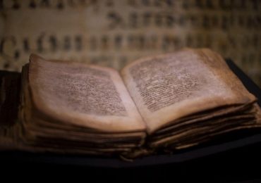 Cientista descobre tradução 'apagada' do Novo Testamento de 1.750 anos