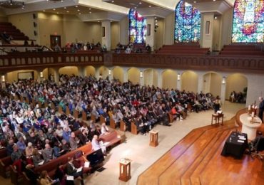 Igreja Metodista Unida perde 5 mil congregações por não rejeitar invasão LGBT