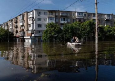 Igrejas oferecem ajuda a desabrigados por destruição de represa na Ucrânia