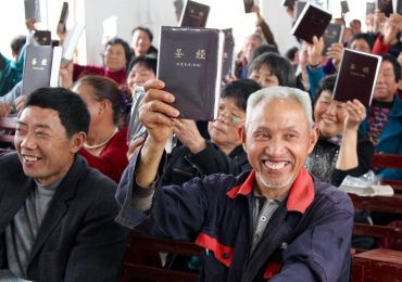 Versão da Bíblia 'atualizada' pela China não será distribuída