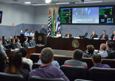 Tribunal proíbe frase ‘sob a proteção de Deus’ na Câmara Municipal de Araçatuba