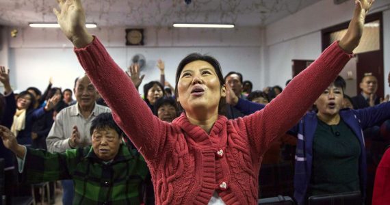 Polícia prende pastor e 3 obreiros em mais um caso de repressão ao Evangelho na China
