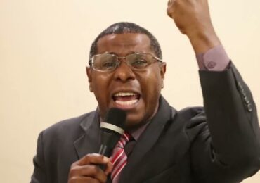 Pastor se pronuncia após acusação de 'racismo religioso' contra terreiro; assista