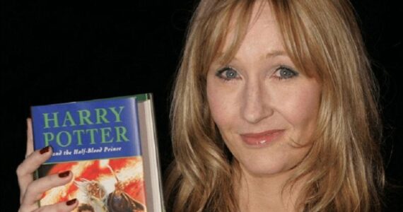 J. K. Rowling, autora de Harry Potter, diz que prefere passar 2 anos na cadeia do que chamar um homem de 'mulher'