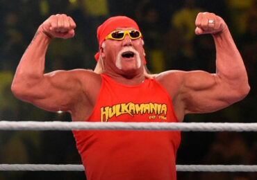 Estrela mundial do WWE, Hulk Hogan se batiza e exalta o nome de Jesus em publicação