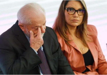 Janja estaria proibindo Lula de tentar se aproximar dos evangélicos, diz colunista