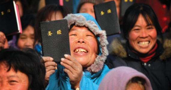 Organização faz estratégia de sucesso para distribuir bíblias em país comunista