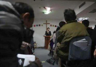 China condena pastor a 14 anos de prisão por conta de pregações online