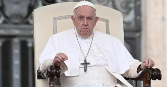 ‘Não toleram’: papa diz que rejeição à bênção LGBT vem de ‘grupos ideológicos’