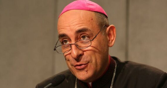 Católicos querem que o Papa demita Cardeal que escreveu livro erótico sobre Jesus