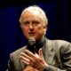Maior ateu do mundo, Dawkins diz que é um “cristão cultural” e diz amar os hinos
