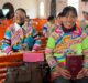 Bíblia chega a comunidade chinesa isolada após 100 anos de espera por tradução