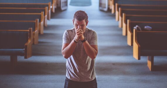 Pastor questiona aparente descaso da Igreja com a oração: 'Que avivamento é esse?'