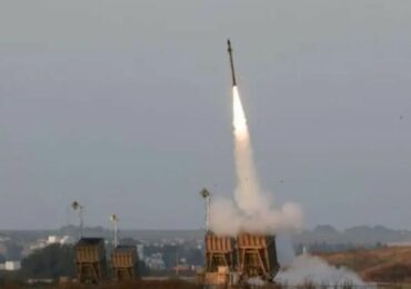 Israel retalia ataque do Irã e faz bombardeio a base aérea para demonstrar força