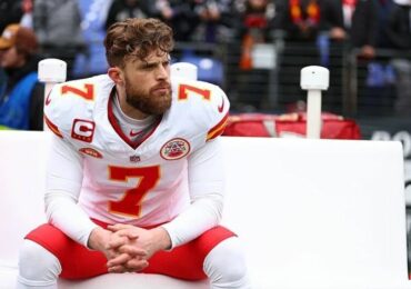Abortistas pedem demissão de jogador cristão da NFL após mensagem pró-vida em universidade
