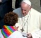 Papa usa palavra depreciativa para se opor à presença de gays em seminários
