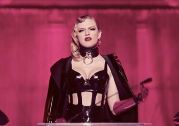 Sinais da apostasia: igreja centenária na Alemanha troca louvores por músicas de Taylor Swift em culto