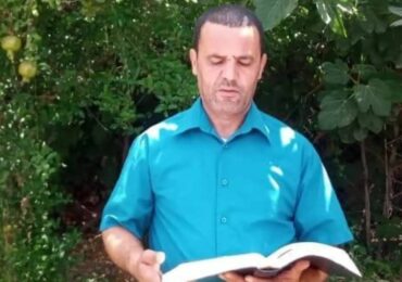 Pastor e esposa condenados por cultuar a Deus conseguem absolvição em 2ª instância na Argélia