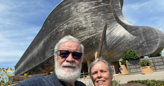 ‘Tio Nico’ na Arca de Noé: pastor visita parque e elogia réplica inspirada em Gênesis