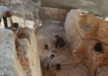 Arqueólogos descobrem pedreira que pode ter pavimentado estrada percorrida por Jesus