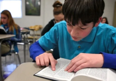 RN sanciona lei que autoriza a leitura da Bíblia como recurso pedagógico nas escolas