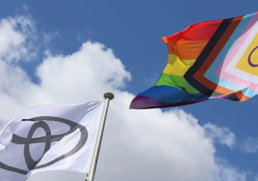 Após protestos, Toyota abandona militância pela 'agenda woke', incluindo a causa LGBT