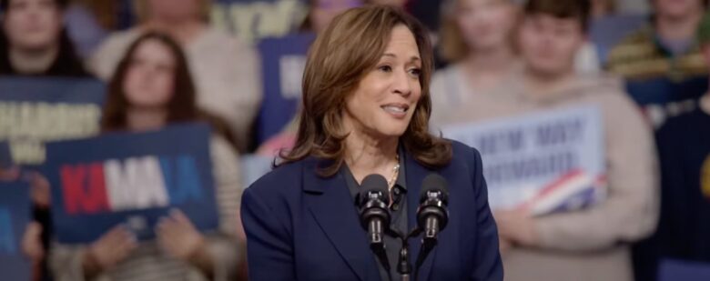 Sob aplausos, Kamala Harris expulsa homem que gritou ‘Jesus é o Senhor’ em comício