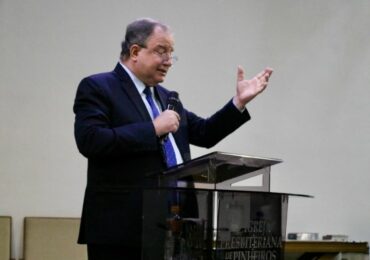 Pastor Arival pede orações após receber diagnóstico de câncer de tireóide: ‘Estou pronto’