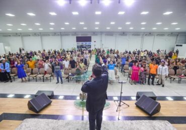 Igreja vai dar assistência a viúva de presbítero assassinado: ‘Vamos cuidar da nossa irmã’